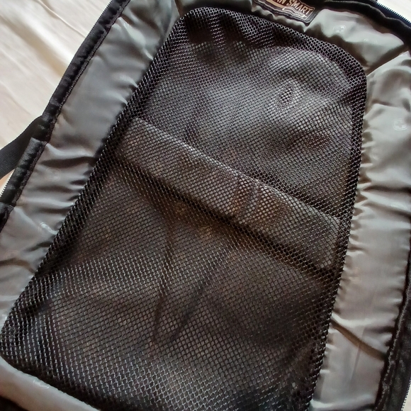 .SwissGear ScanSmart Laptop Backpack Black 17" Airflow. - Picture 8 of 16